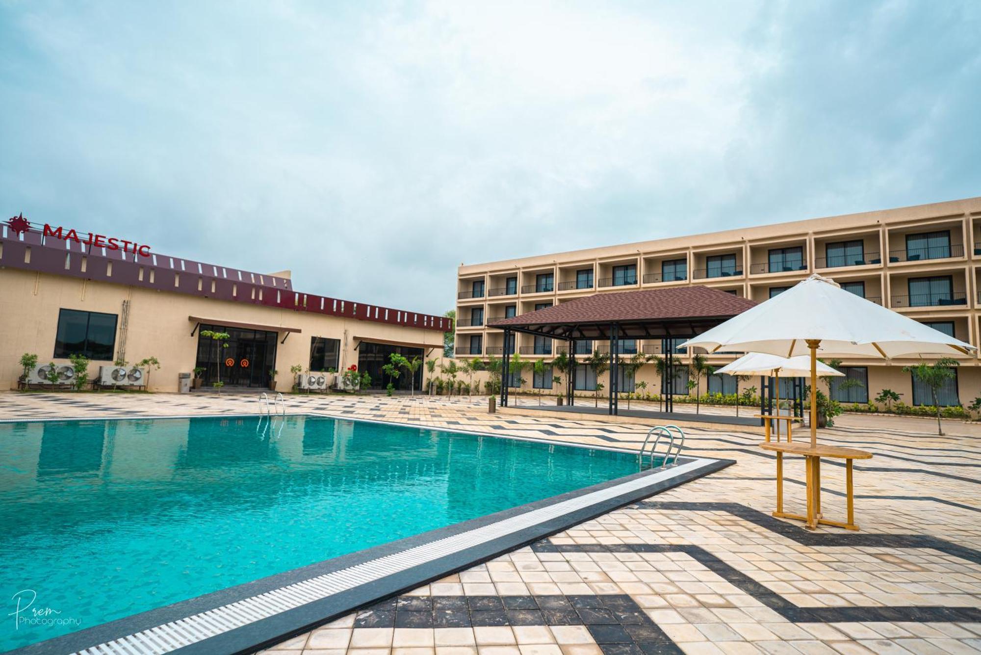 Hotel Omaya Garden Rāipur Exterior foto